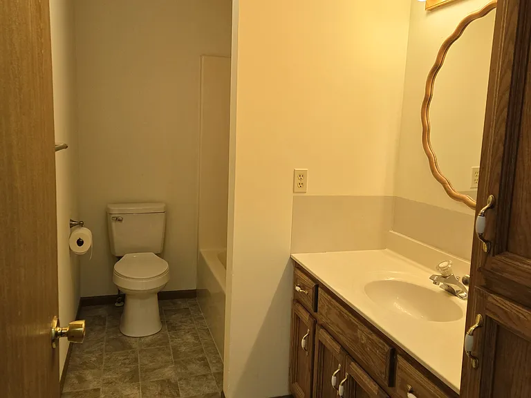 4936 Old Lohman Rd #B — Photo 2
