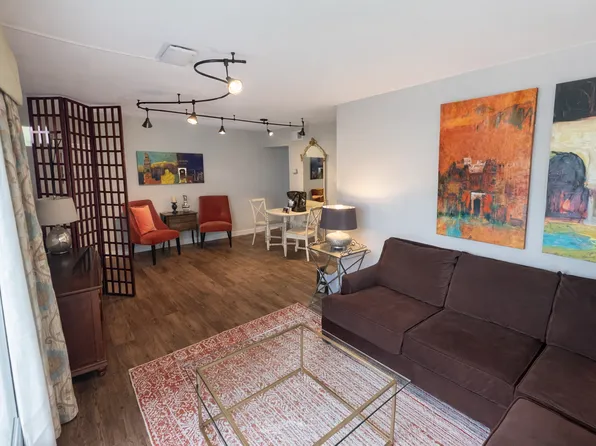 627 Garden Ave #E1, Saint Louis, MO 63119