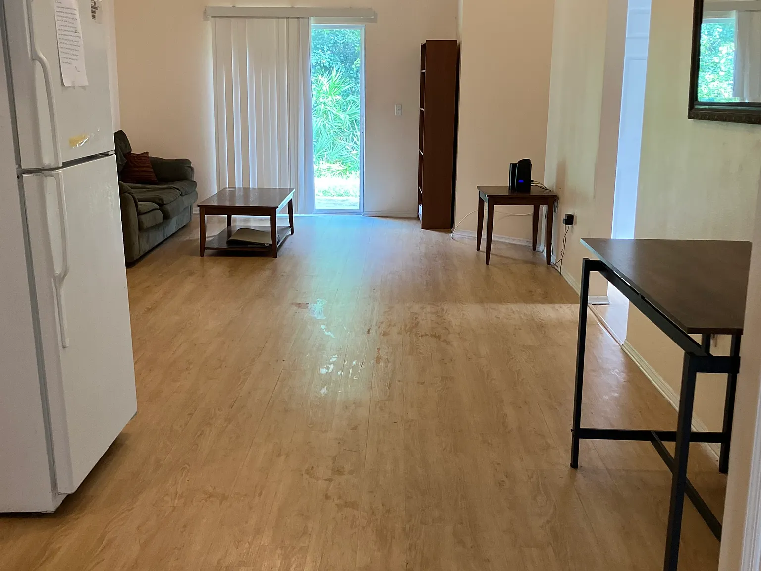 4 bed, 1457 sqft, $920 — Photo 2