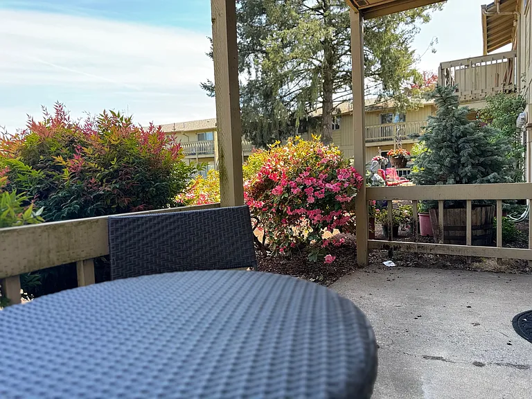 Gateway Village Apartments — Photo 8