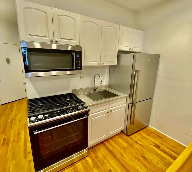 1st image of 1498 3rd Ave #5S