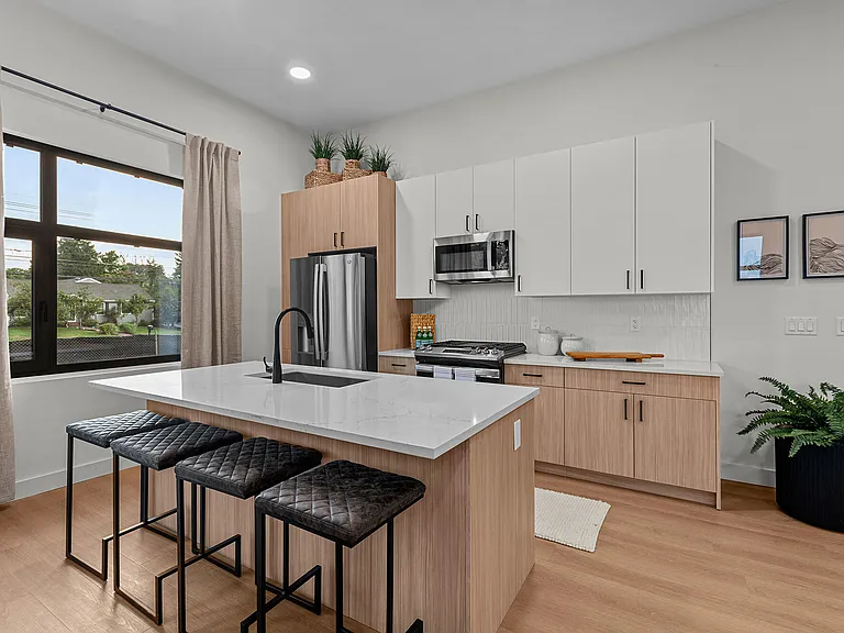 The Alice Open Kitchen with Breakfast Bar