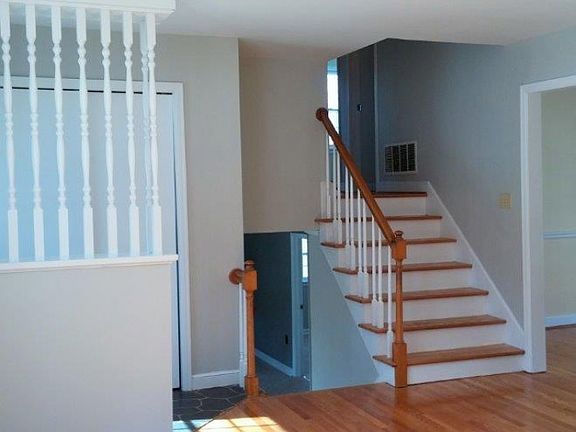 4th image of 125 Sawyer Dr