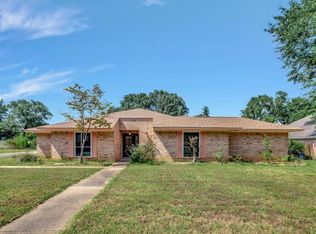 401 Oakview Dr, Nacogdoches, TX 75965