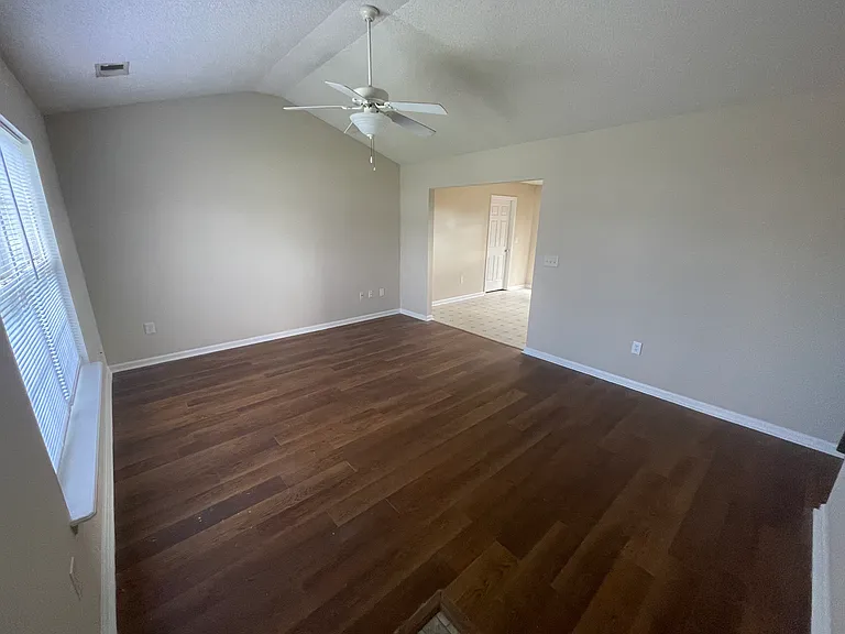 5017 Westview St — Photo 2