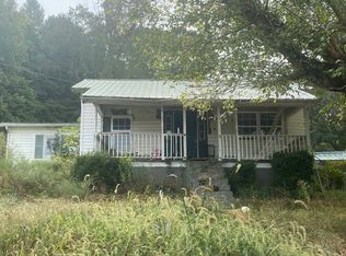 818 Chestnut St, Centertown, KY 42328