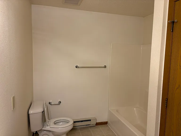 705 Bruce Ct #6 — Photo 16