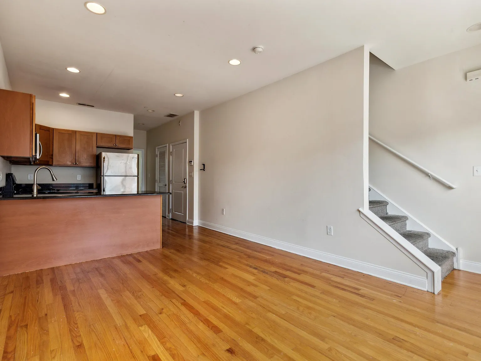 1705 Arlington St Unit B — Photo 4