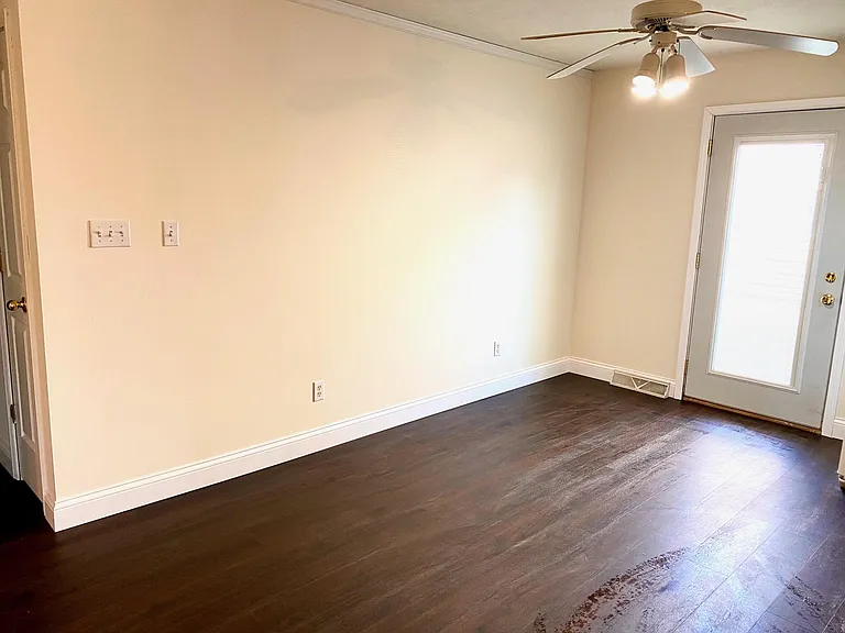 633 Oakbrook Ave — Photo 7
