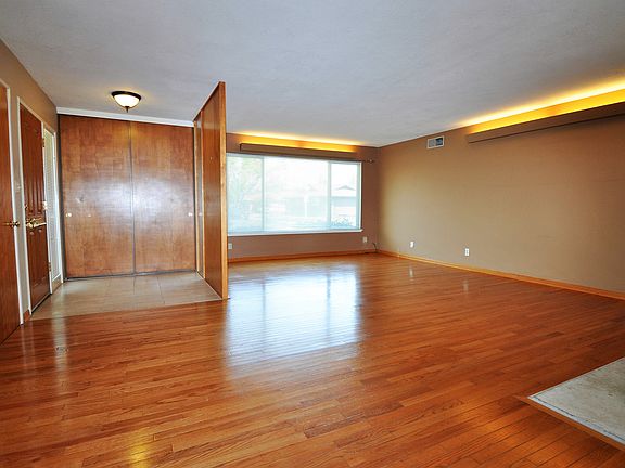 4th image of 2290 Mira Flores Dr