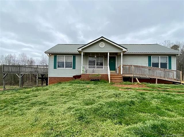 1st image of 242 Willard Ln