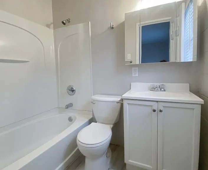 1913 Anderson Ave #101 — Photo 12