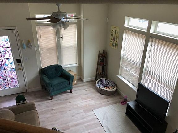 2nd image of 125 Bixby St APT A