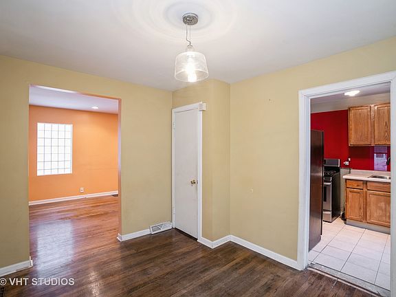 3rd image of 9615 S Bensley Ave