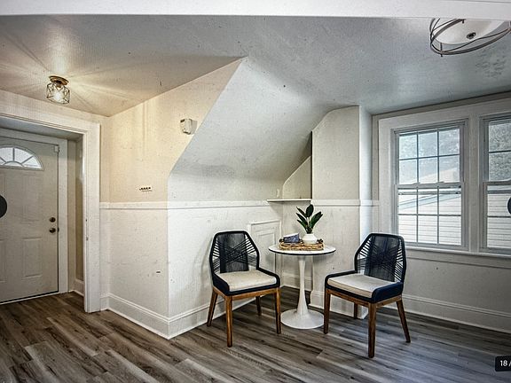 3rd image of 9521 Grove Ave #B
