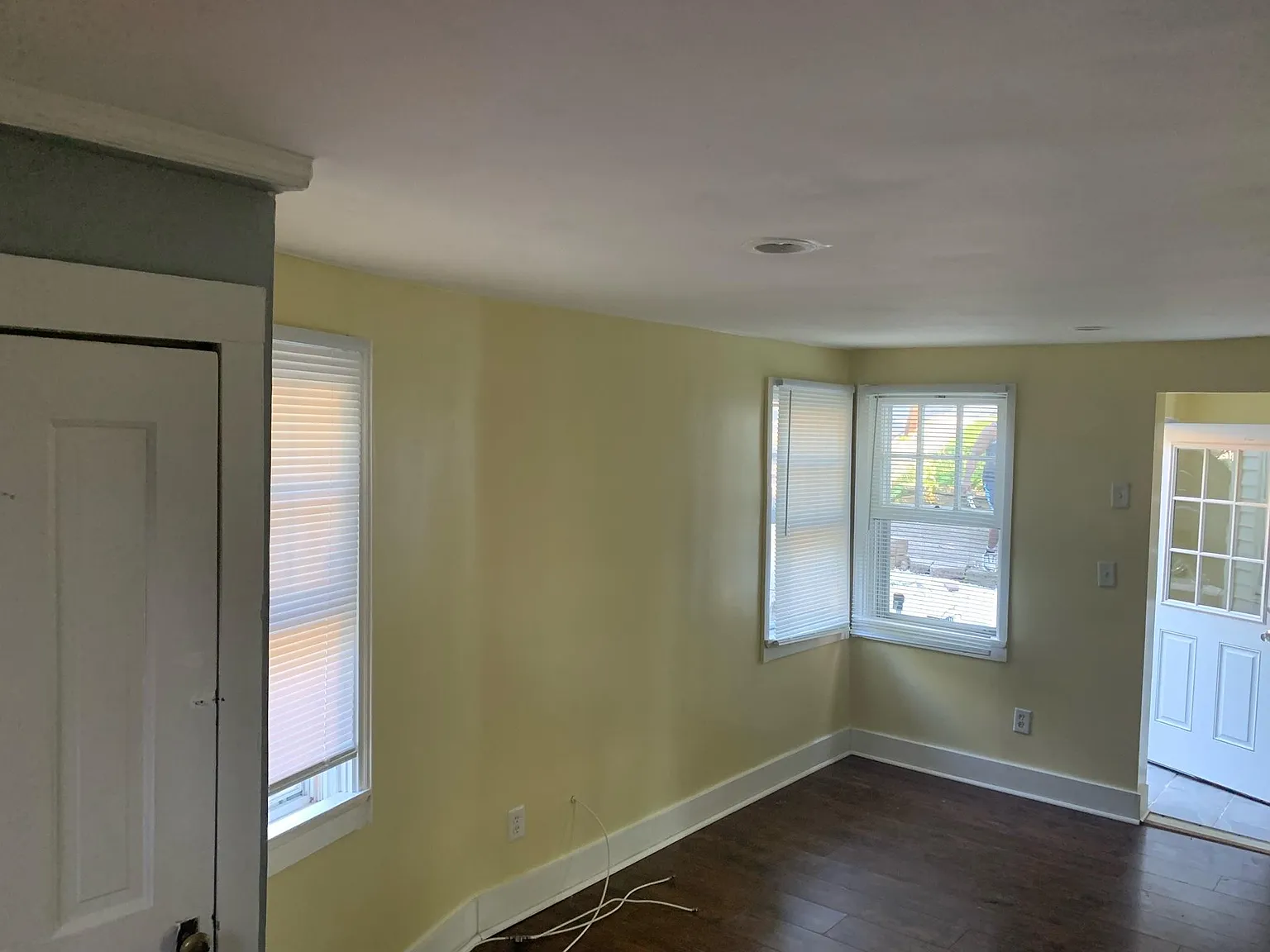 3 bed, 1200 sqft, $2,200 — Photo 2