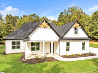 101 E Peninsula Dr, Laurens, SC 29360