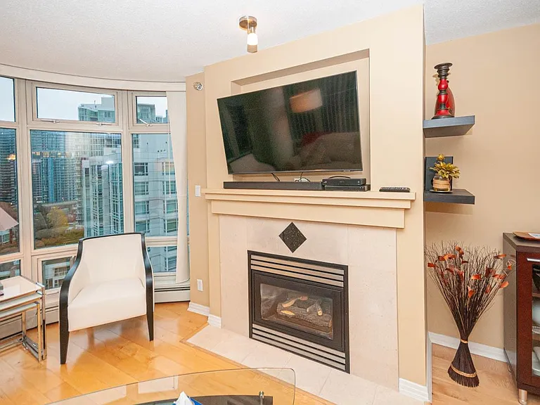 1199 Marinaside Cres #1605 — Photo 10