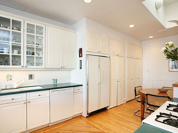 5th image of 214 Columbia Hts APT 5