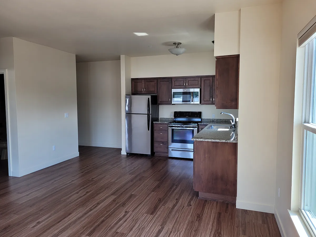 Kitchen - 800 E 2nd St #304