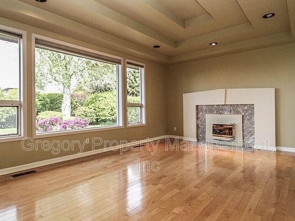 5th image of 9625 NE 27th St
