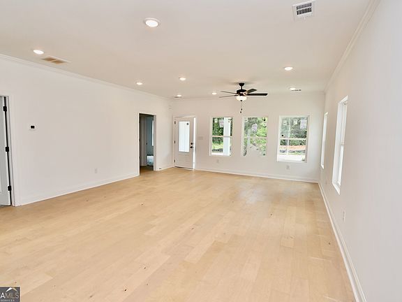 3rd image of 205 Timsbury Dr