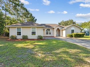 143 Lake Manor Dr, Kingsland, GA 31548