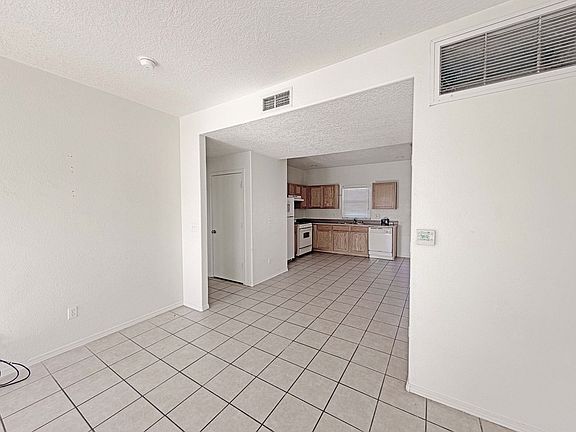 2nd image of 2016-2028 E Arbors Ave #2024