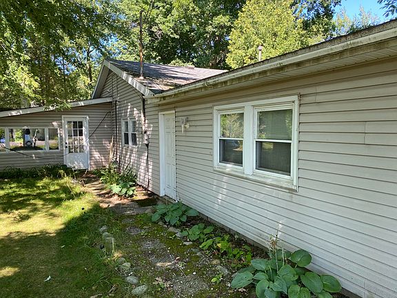 2nd image of 226 Dons Dr