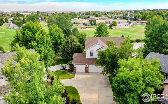 Backs to Prairie Ridge Park & elementary
