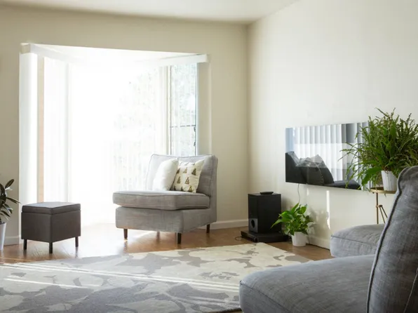 154 Oxford Ln APT 1, San Bruno, CA 94066