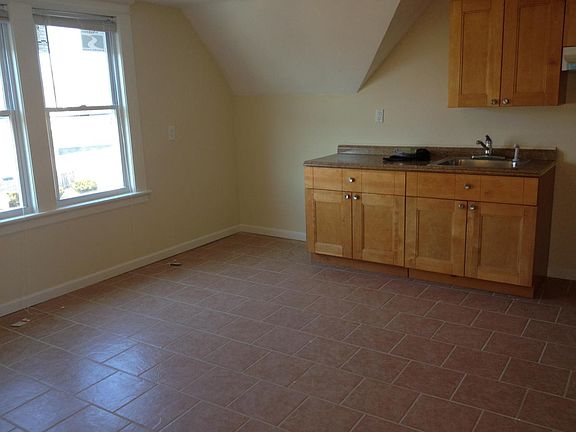 5th image of 28 King St Floor 3