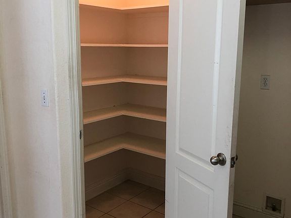 5th image of 2875 E Muncie Ave