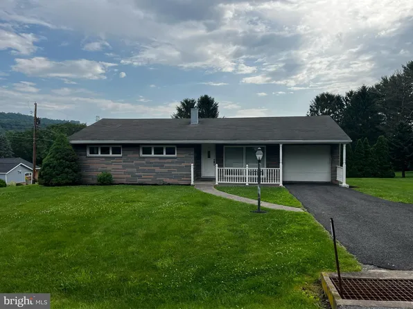27 King Dr, Lewistown, PA 17044