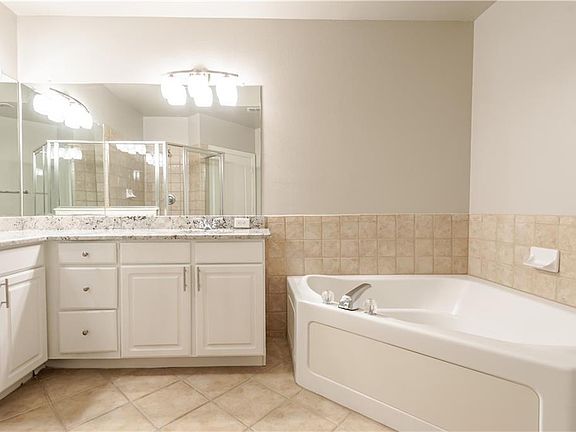 5th image of 501 Mirasol Cir APT 304