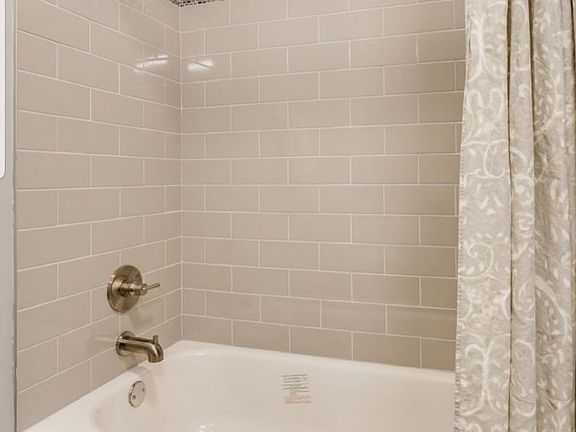 5th image of 1436 W 21st St #303
