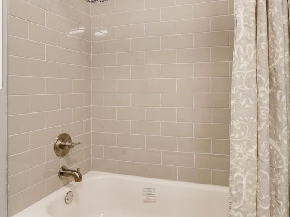 2nd image of 1436 W 21st St #12