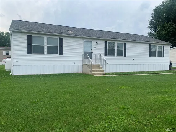 226 Jennifer Ln E, Lehighton, PA 18235