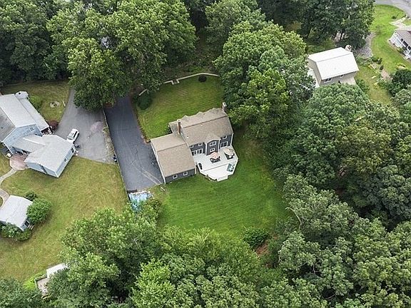 152 Memorial Dr Shrewsbury Ma 01545 Mls 72868712 Zillow