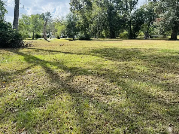 Daisy St, Dayton, TX 77535