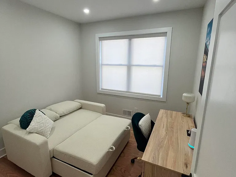 211 Rockwell Ave — Photo 20