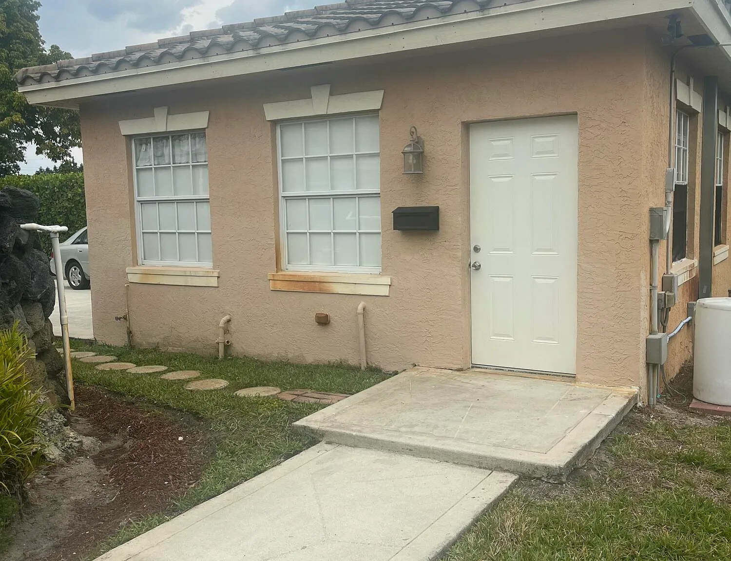 1 bed, 1.0 bath, 400 sqft, $1,600 — Photo 1