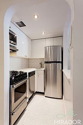 2nd image of 1560 York Ave APT 1A