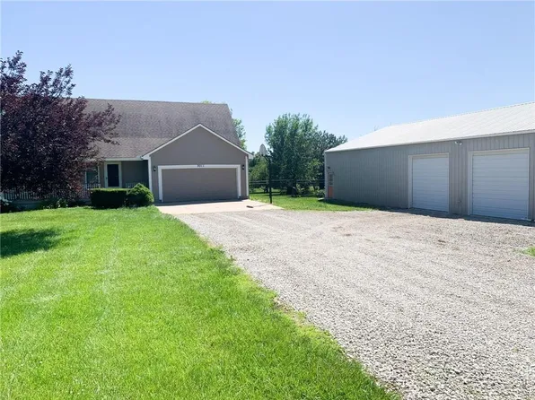 9011 E 225th St, Peculiar, MO 64078