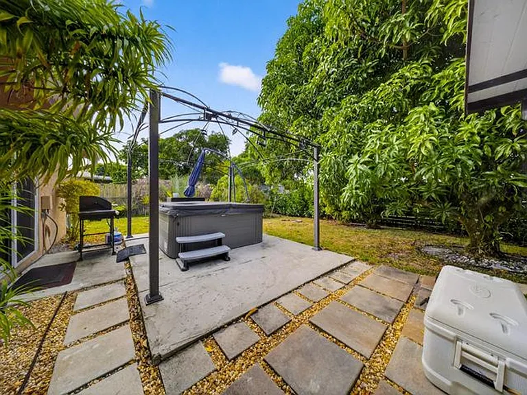 849 Camellia Dr — Photo 14