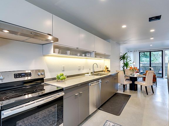 2nd image of 519 Madrona Way NE #12