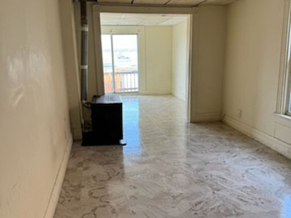 2nd image of 2291 Niagara St #2