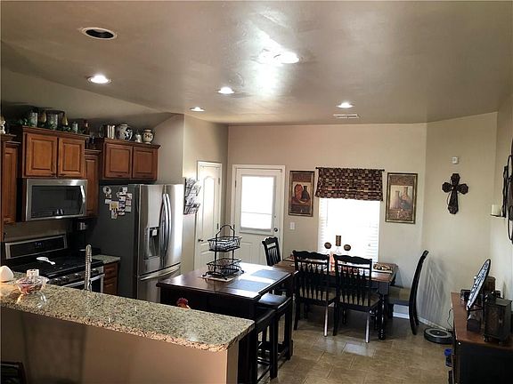 2nd image of 3105 SE 95th St