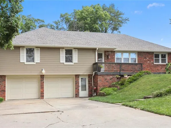 9800 NW 82nd Ter, Weatherby Lake, MO 64152