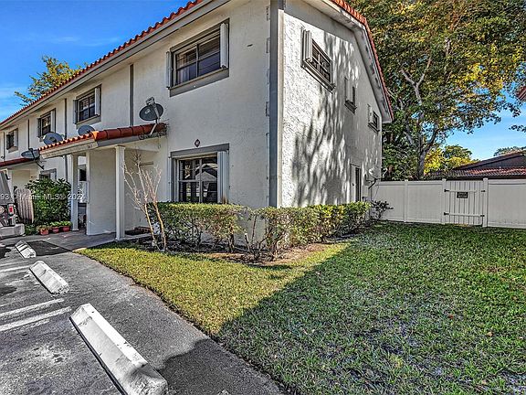 4th image of 11611 NW 35th Ct #3-A